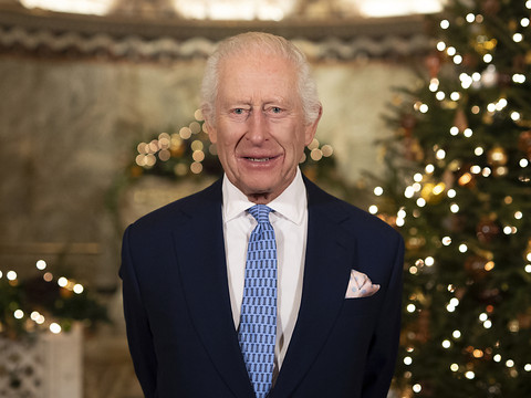 Le roi Charles III remercie les médecins dans son discours de Noël