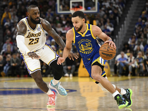 Les Lakers s'imposent au buzzer