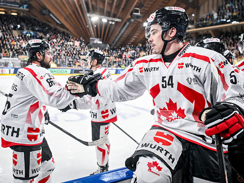Coupe Spengler: le Team Canada domine nettement Davos