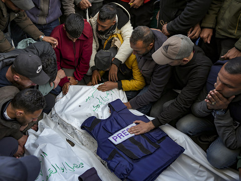 Gaza: secouristes et médecins annoncent un lourd bilan