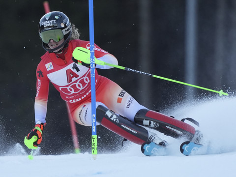 1re manche: Rast 3e, Holdener 4e, Ljutic en tête