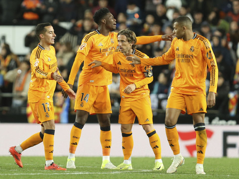 L;e Real gagne à dix contre onze à Valence