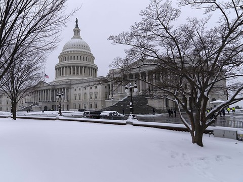 Les Etats-Unis balayés par une tempête hivernale: cinq morts
