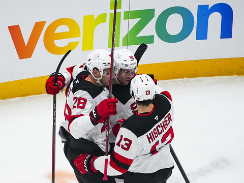 Les Devils renouent avec la victoire