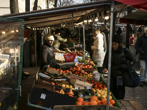 France: nouvelle dégradation du moral des ménages en décembre