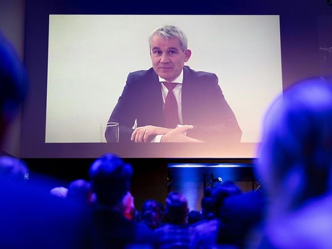 Beat Jans invite les éditeurs à se défendre comme les paysans