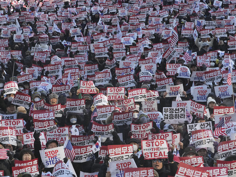 Les mobilisations pour et contre Yoon se poursuivent à Séoul
