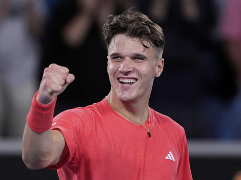 Mensik sort Ruud au 2e tour à Melbourne