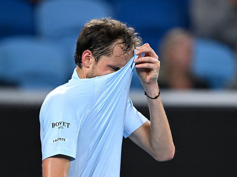 Daniil Medvedev terrassé au bout de la nuit par Learner Tien