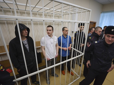 Trois avocats du défunt opposant Navalny condamnés à de la prison