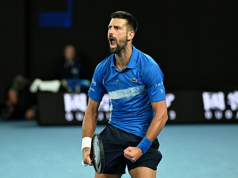 Djokovic dompte Machac pour accéder aux huitièmes de finale