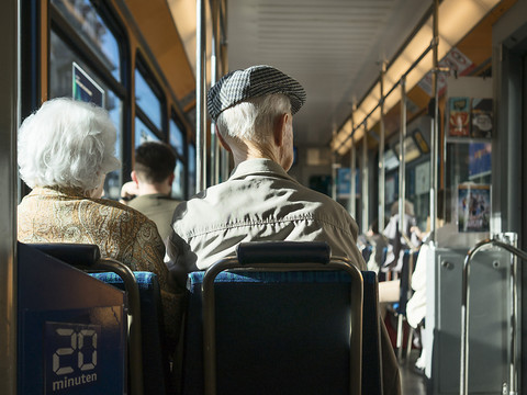 Transports: tarifs pour voyageurs adultes dans la moyenne en Suisse