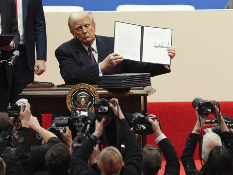 Les premières annonces-choc de Trump, à peine investi à Washington