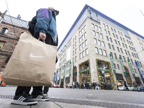 L'inflation au Canada baisse légèrement à 1,8% en décembre