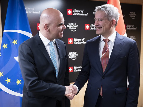 Alain Berset discute du jugement de la CEDH avec Beat Jans à Davos