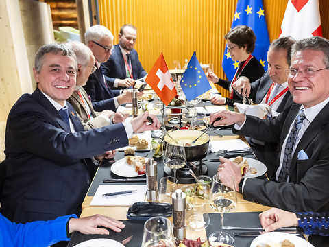 Sefcovic et Cassis discutent des accords bilatéraux à Davos