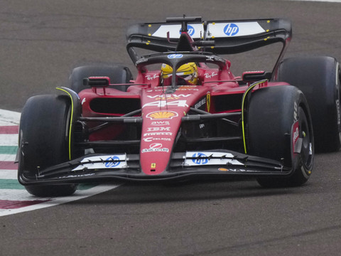 Formule 1: premiers tours pour Lewis Hamilton avec Ferrari