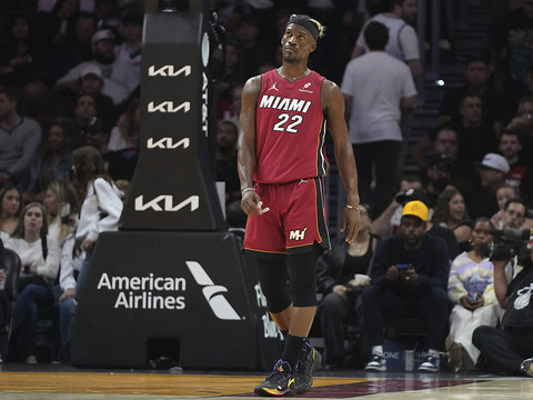 Butler de nouveau suspendu par Miami