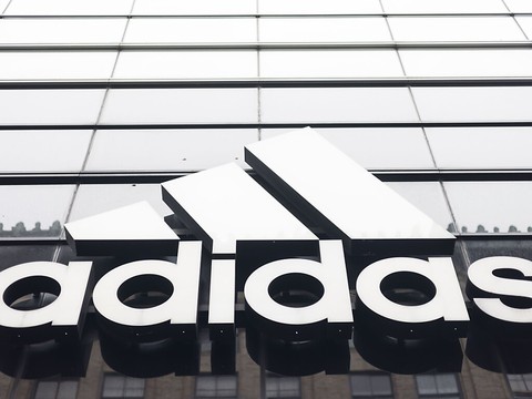 Adidas et Puma prévoient des suppressions de postes