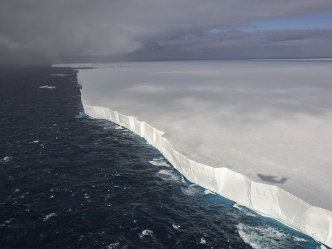 Le plus grand iceberg menace l'île de Géorgie du Sud