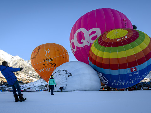 Festival de ballons à Château d'Oex (VD): vols annulés samedi