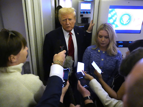 Gaza: Trump persiste et signe et verra 