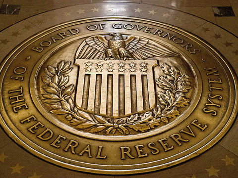 La Fed laisse ses taux inchangés devant marché du travail 