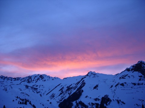 Haute-Savoie: une skieuse suisse est décédée dans une avalanche
