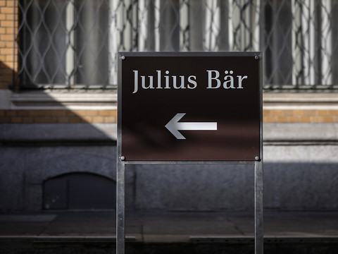 Julius Bär remonte la pente en 2024 mais veut économiser plus