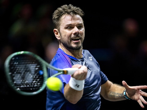Wawrinka battu en trois sets par Medvedev à Rotterdam