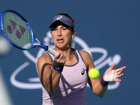 Tournoi WTA 500 d'Abu Dhabi: Bencic passe le premier tour