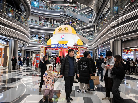 Estée Lauder va supprimer 5800 à 7000 postes