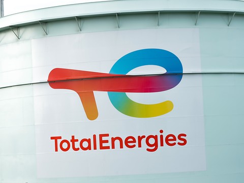 TotalEnergies: bénéfice annuel élagué d'un quart