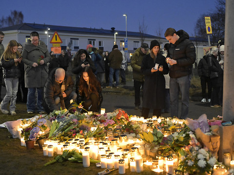 Sur les lieux de la fusillade en Suède, une 