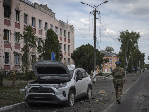 L'Ukraine prête à ouvrir un couloir humanitaire à Koursk