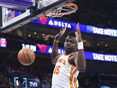 Pas de transfert de dernière minute pour Clint Capela