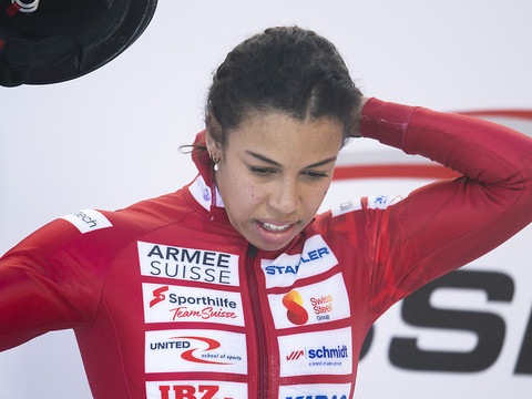 Melanie Hasler se pare d'argent en monobob