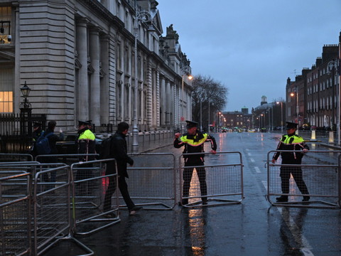 Attaque au couteau à Dublin: plusieurs blessés et un homme arrêté
