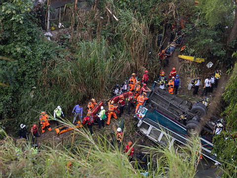 Plus de 50 morts dans un accident d'autocar au Guatemala