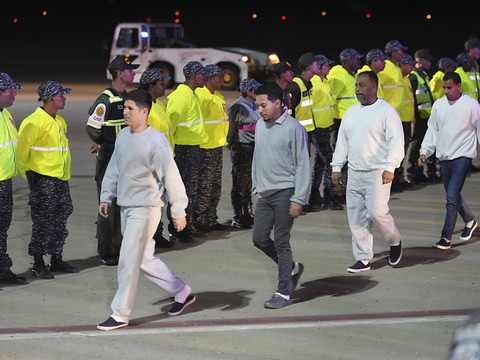 Un groupe de migrants expulsés des Etats-Unis arrive au Venezuela