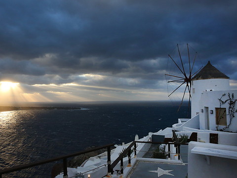 Nouveaux séismes au large de Santorin, le plus fort de 5,3