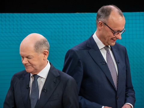Allemagne: dernier débat parlementaire entre Scholz et Merz