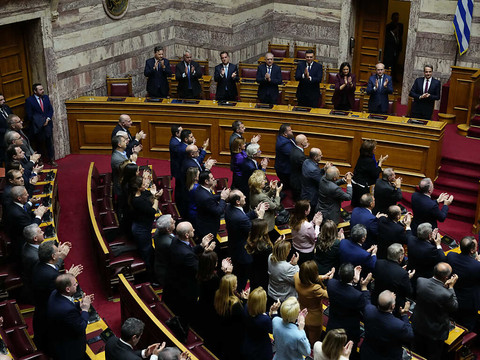 Grèce: un ténor du parti conservateur élu nouveau président