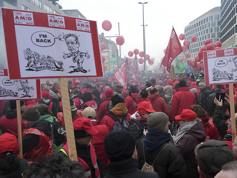 Forte mobilisation à Bruxelles contre les projets de Bart De Wever