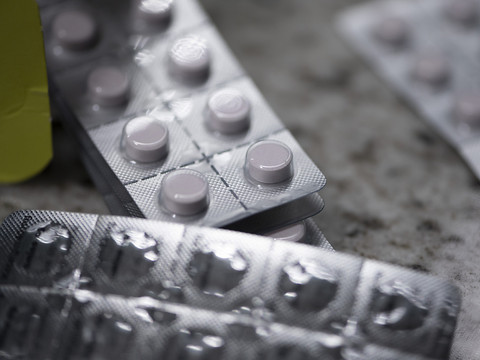 Légère baisse des importations de médicaments illégaux en 2024