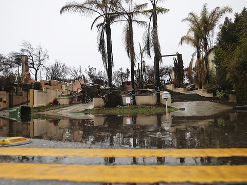 Los Angeles touchée par des coulées de boue après une tempête