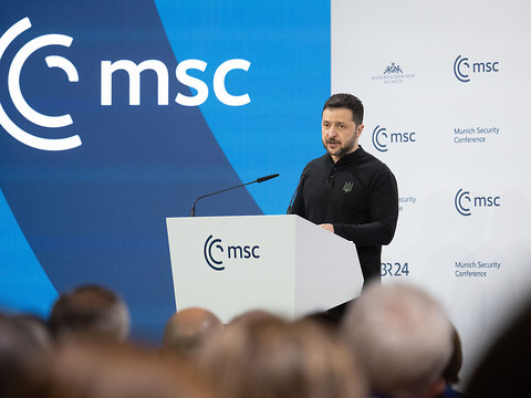 Zelensky appelle les Européens au sursaut face à Trump et la Russie