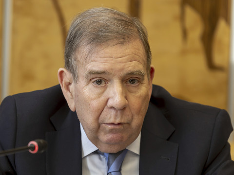 L'opposant vénézuélien Edmundo Gonzalez en larmes à l'ONU à Genève