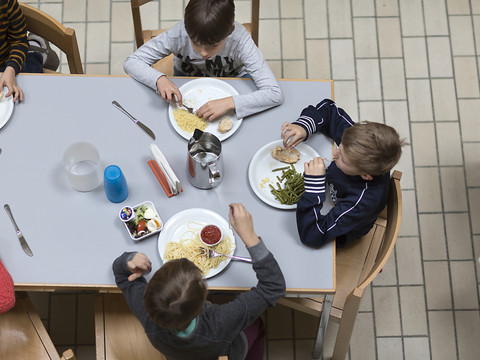 L'école à journée continue davantage populaire en Suisse romande
