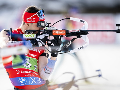 Relais mixte simple: Baserga - Hartweg au pied du podium